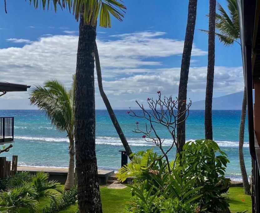 Oceanfront With Aircon-Hear The Waves-Amazing Views-Wifi Appartement Lahaina Buitenkant foto
